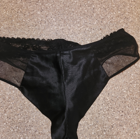 Velvet Trim Midrise Cheeky Panty VS Luxe M - Picture 6 of 7